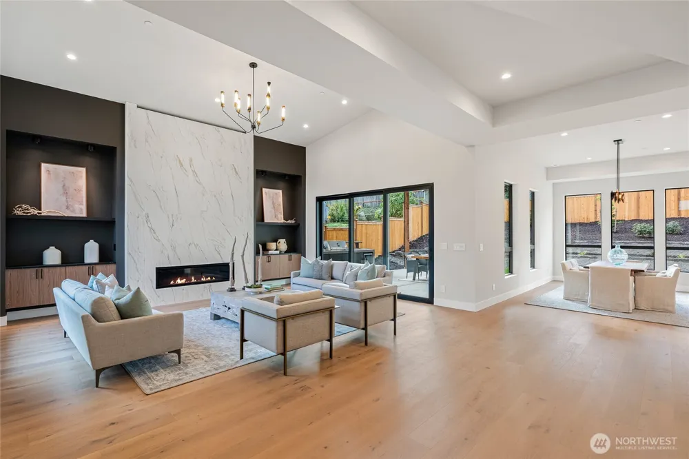 2423 129th Avenue SE Bellevue, WA 98005