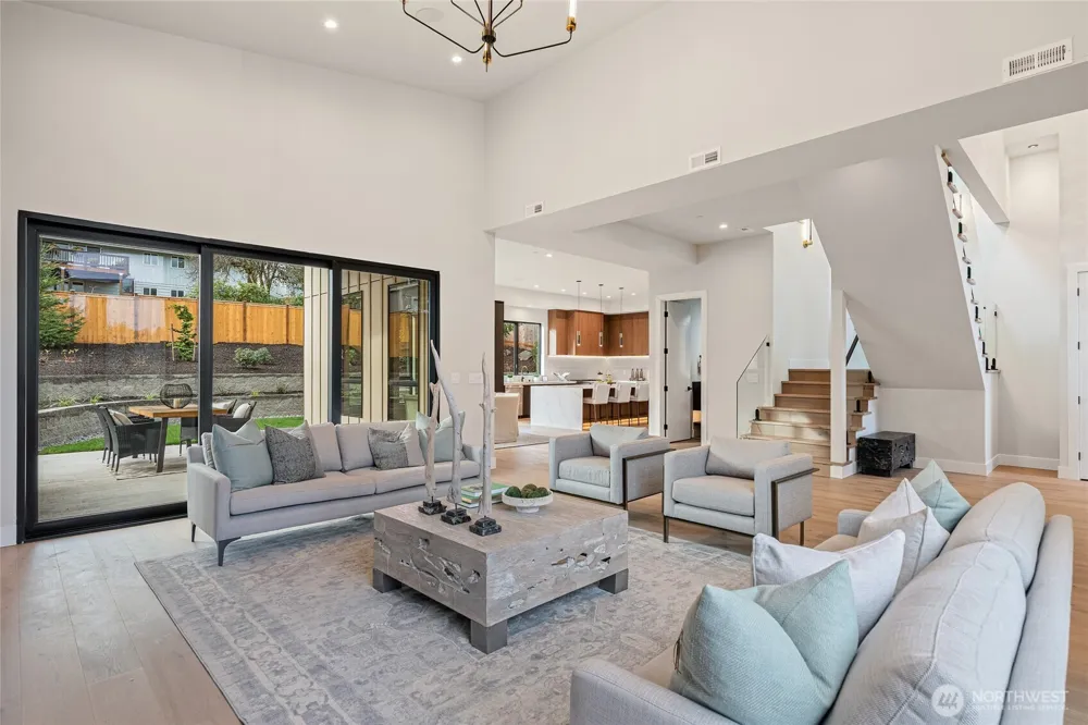 2423 129th Avenue SE Bellevue, WA 98005