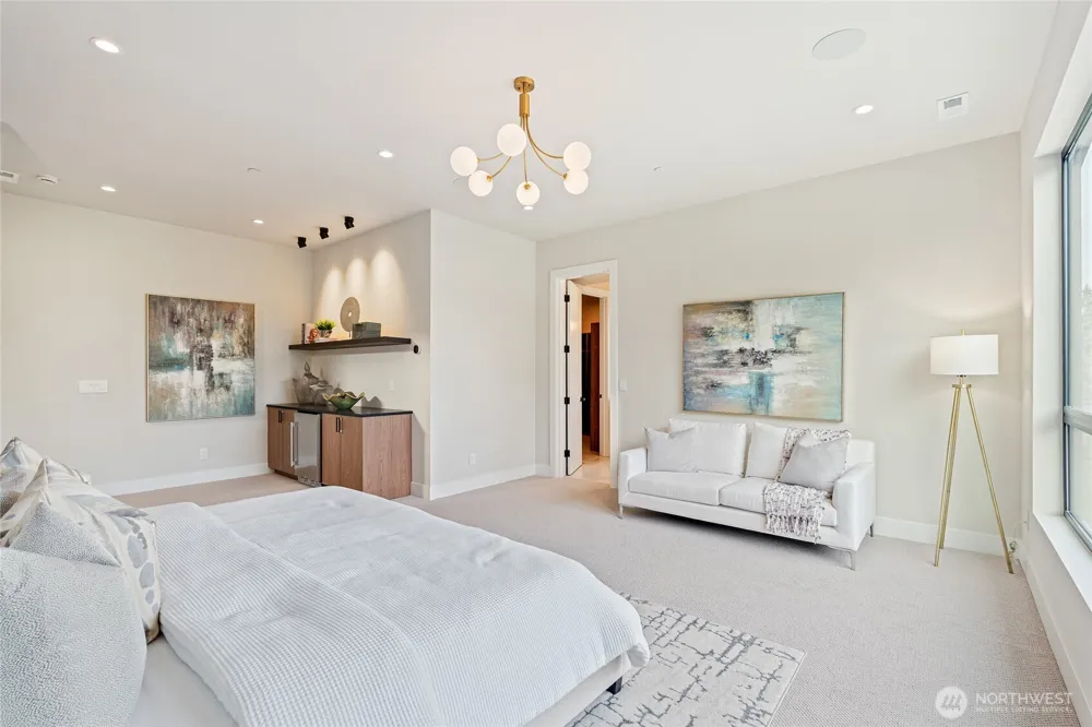 2423 129th Avenue SE Bellevue, WA 98005