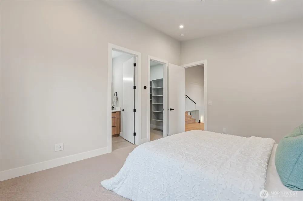 2423 129th Avenue SE Bellevue, WA 98005