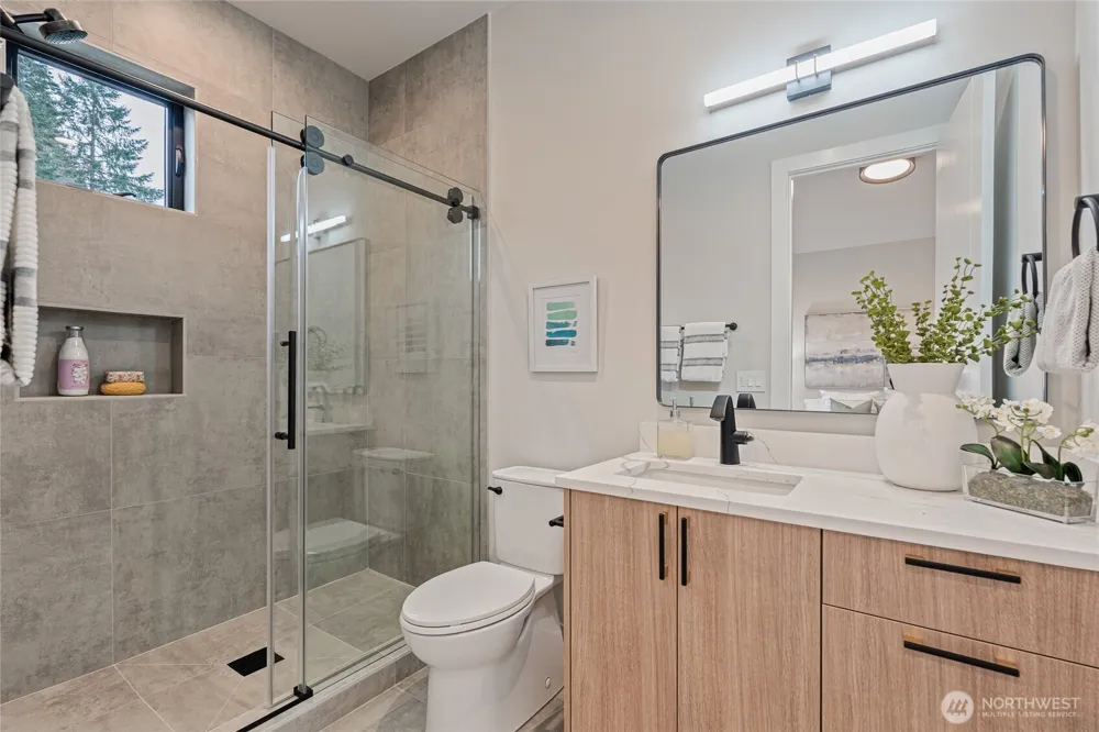 2423 129th Avenue SE Bellevue, WA 98005