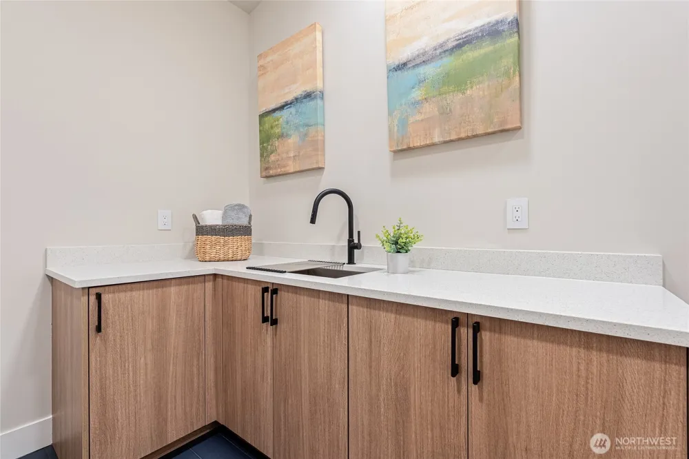 2423 129th Avenue SE Bellevue, WA 98005