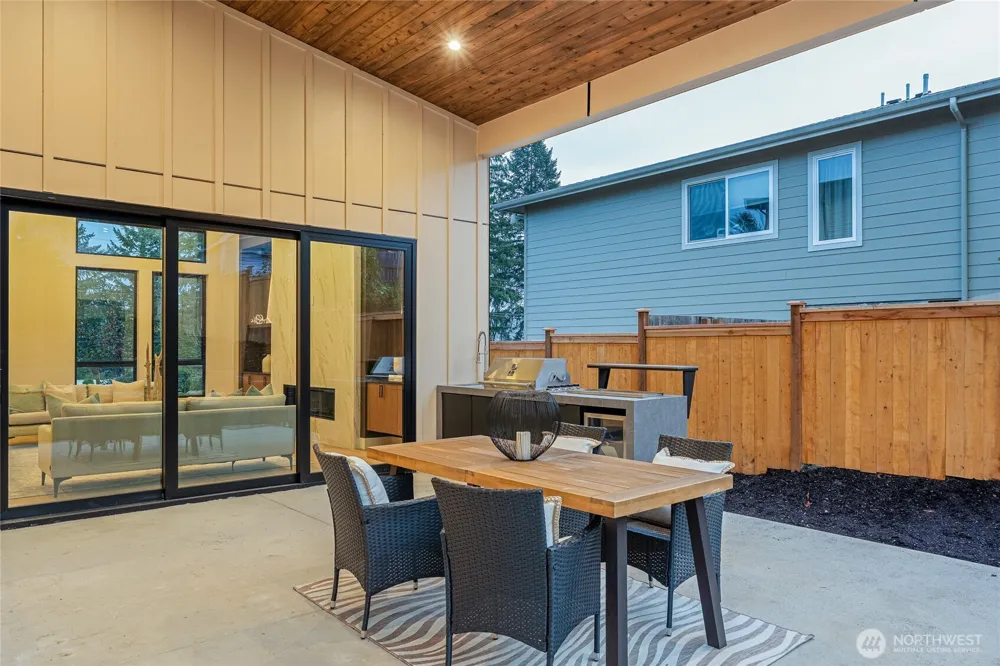 2423 129th Avenue SE Bellevue, WA 98005