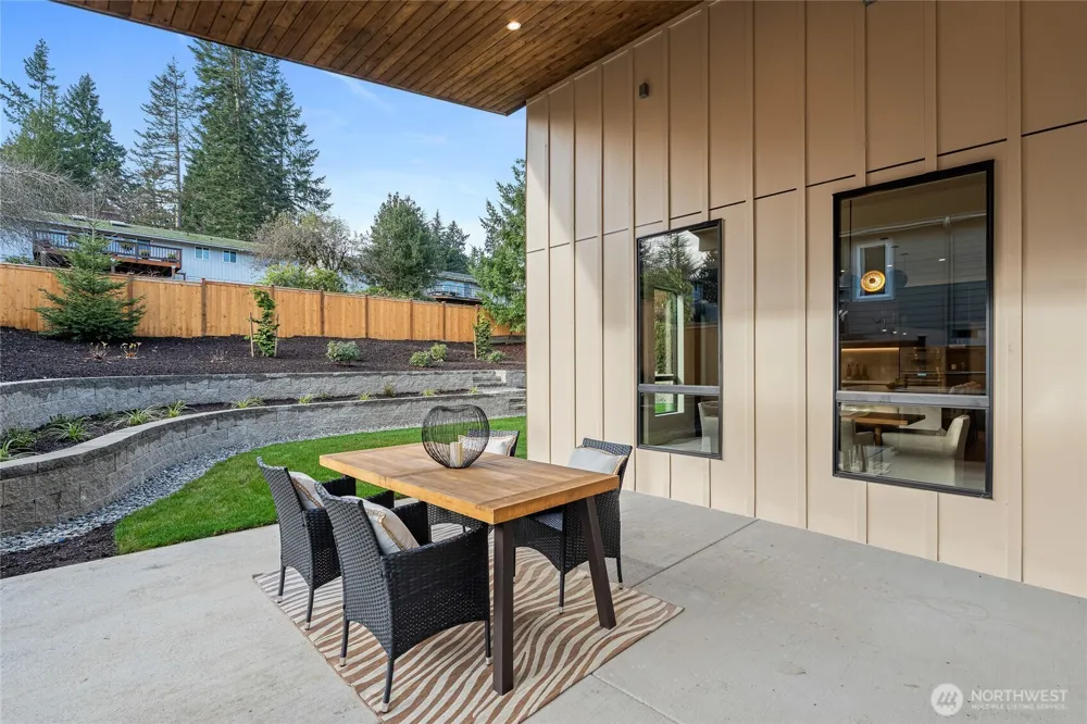 2423 129th Avenue SE Bellevue, WA 98005