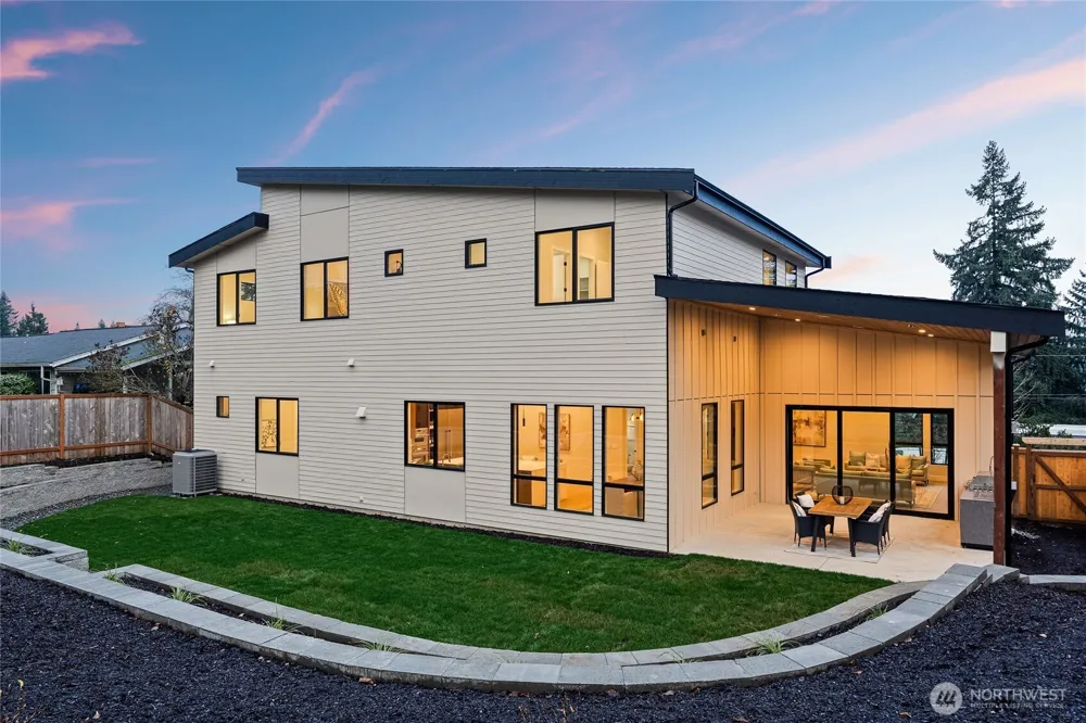 2423 129th Avenue SE Bellevue, WA 98005