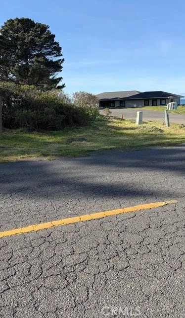 974 Lower Pacific Shelter Cove, CA 95589
