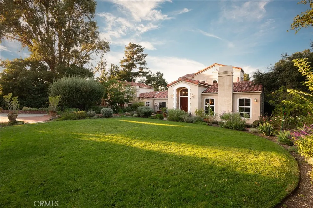 21149 Entrada Road Topanga, CA 90290