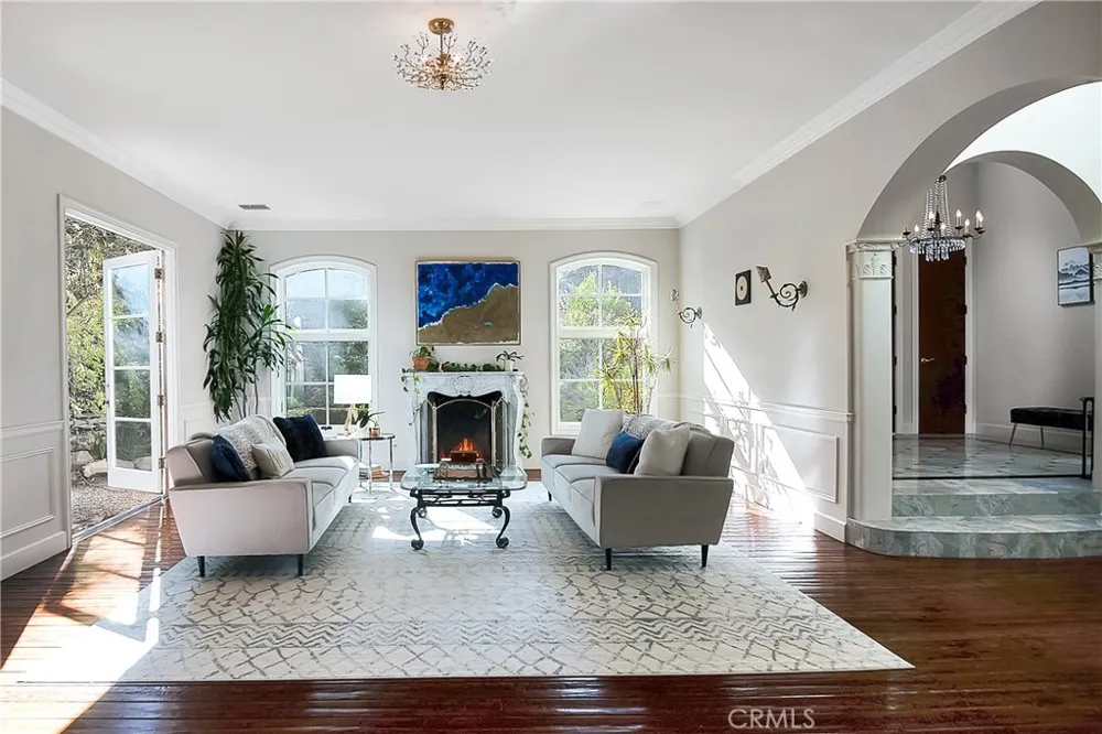 21149 Entrada Road Topanga, CA 90290