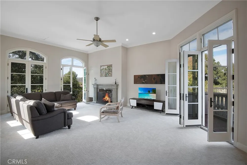 21149 Entrada Road Topanga, CA 90290