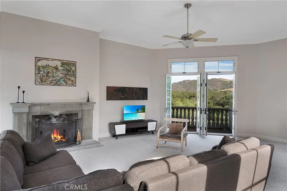 21149 Entrada Road Topanga, CA 90290
