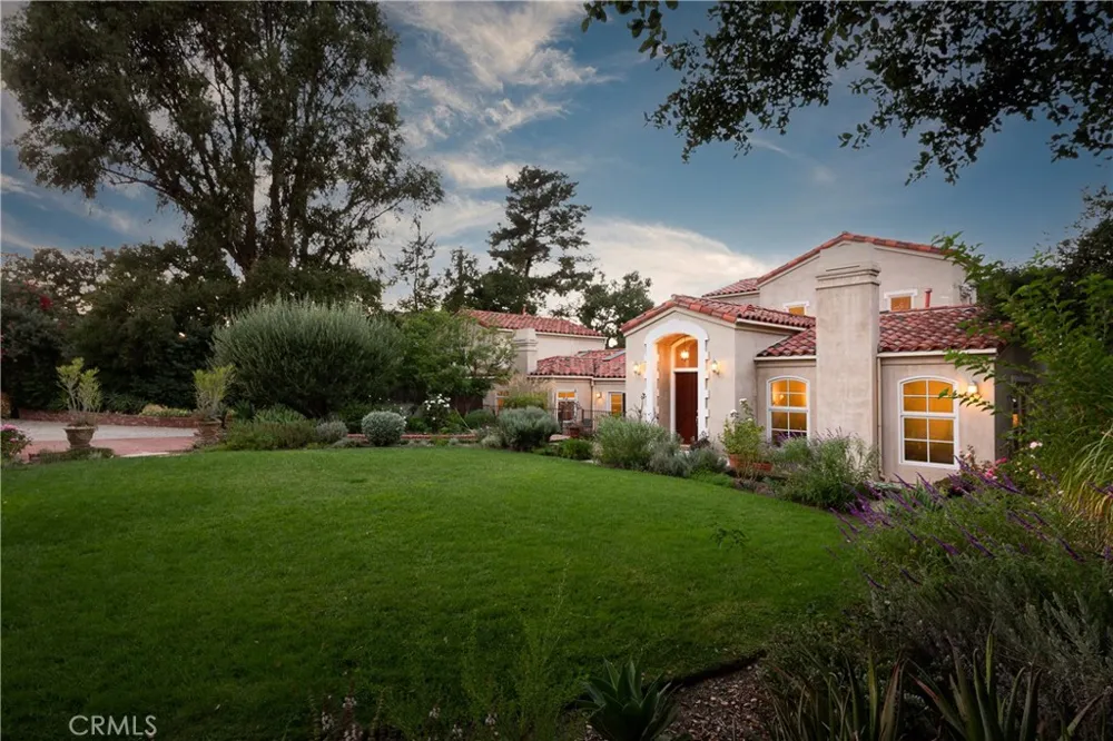 21149 Entrada Road Topanga, CA 90290