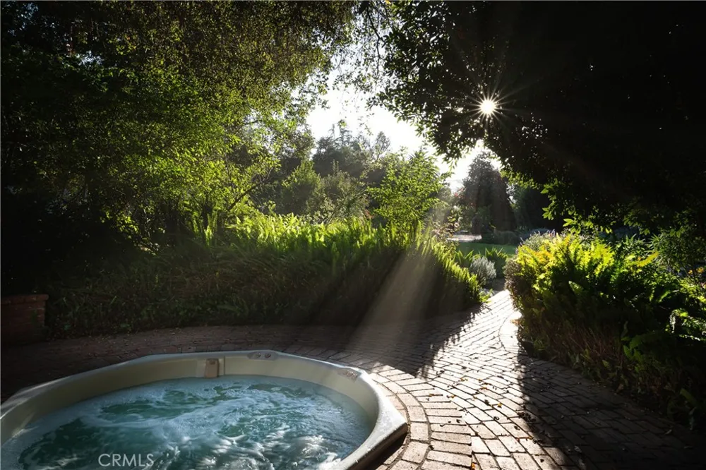 21149 Entrada Road Topanga, CA 90290