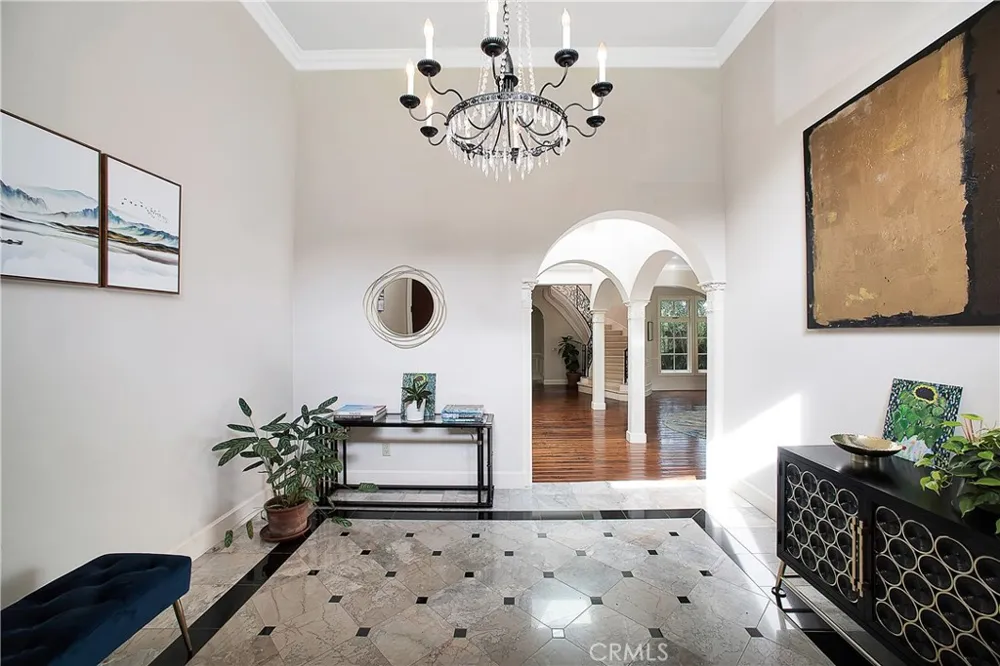 21149 Entrada Road Topanga, CA 90290
