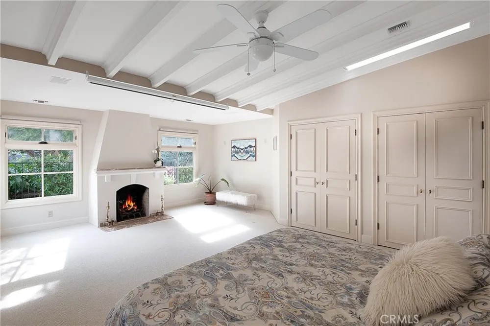 21149 Entrada Road Topanga, CA 90290