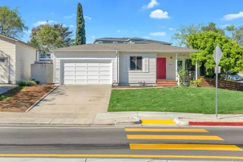 2204 Roosevelt Avenue