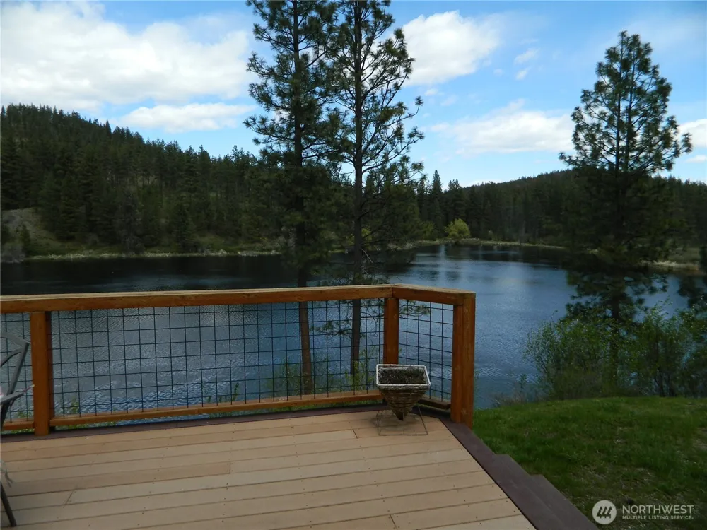 46 Little Bear Lane Tonasket, WA 98855