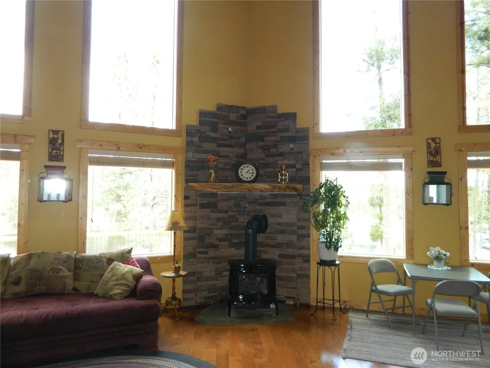 46 Little Bear Lane Tonasket, WA 98855
