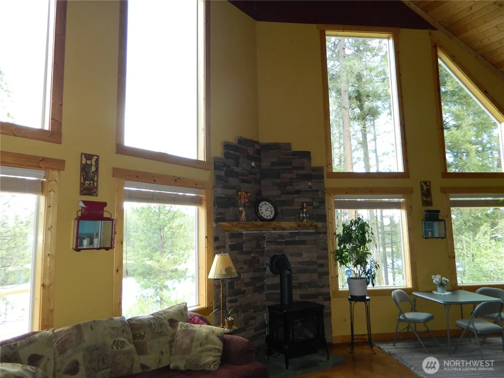 46 Little Bear Lane Tonasket, WA 98855