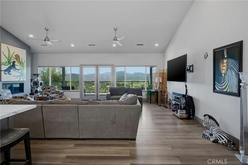 20069 Honey Hill Hidden Valley Lake, CA 95467