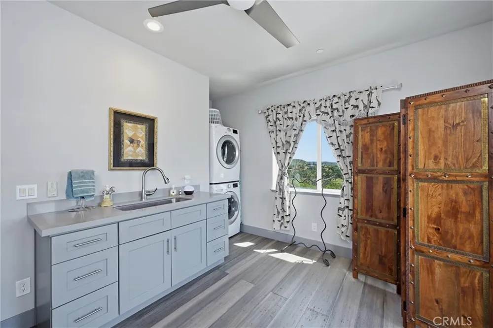 20069 Honey Hill Hidden Valley Lake, CA 95467