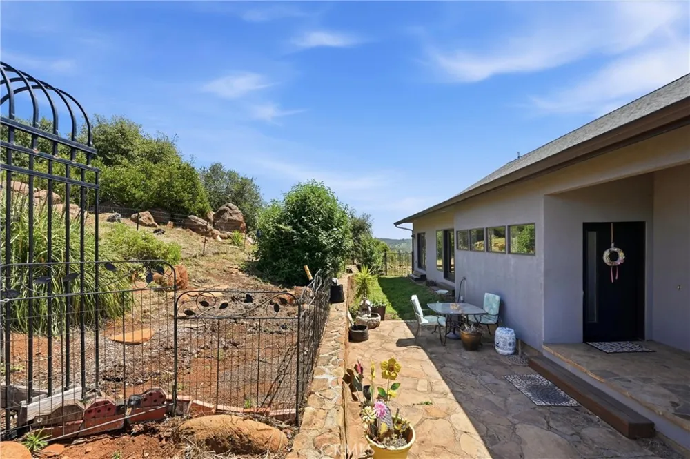 20069 Honey Hill Hidden Valley Lake, CA 95467