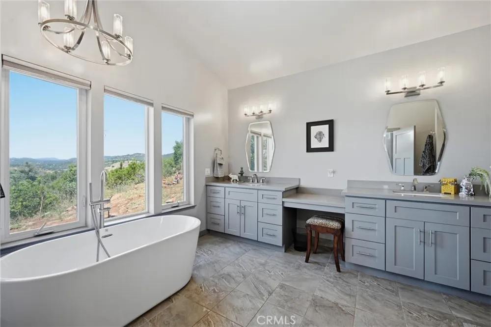 20069 Honey Hill Hidden Valley Lake, CA 95467