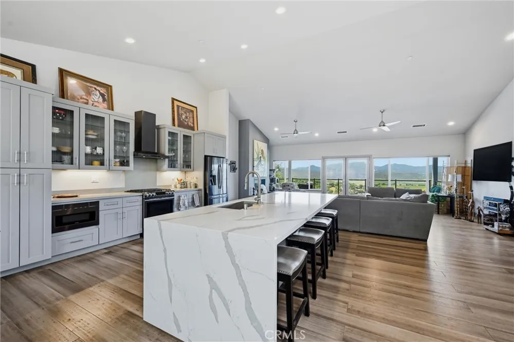 20069 Honey Hill Hidden Valley Lake, CA 95467