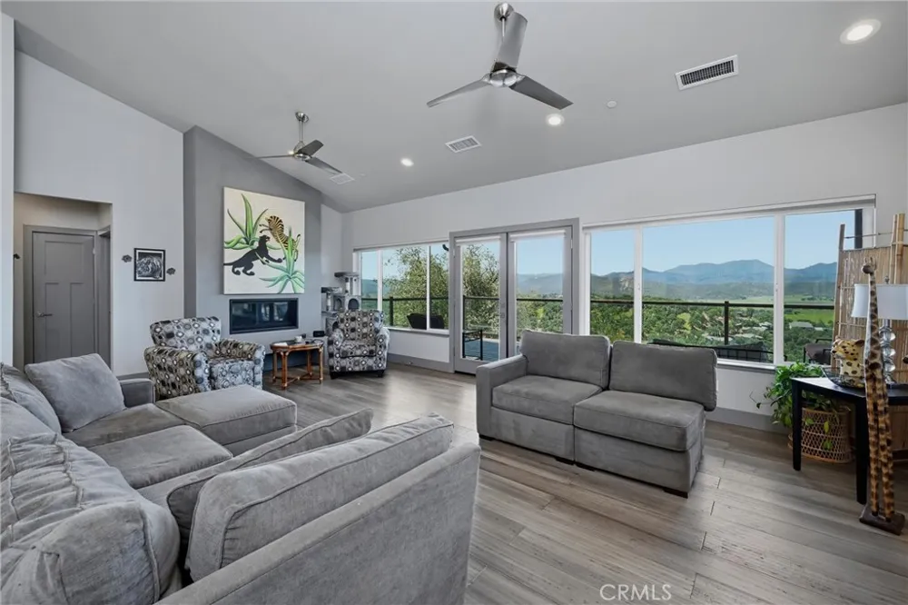20069 Honey Hill Hidden Valley Lake, CA 95467