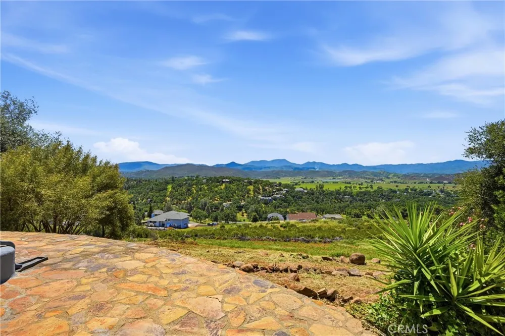 20069 Honey Hill Hidden Valley Lake, CA 95467
