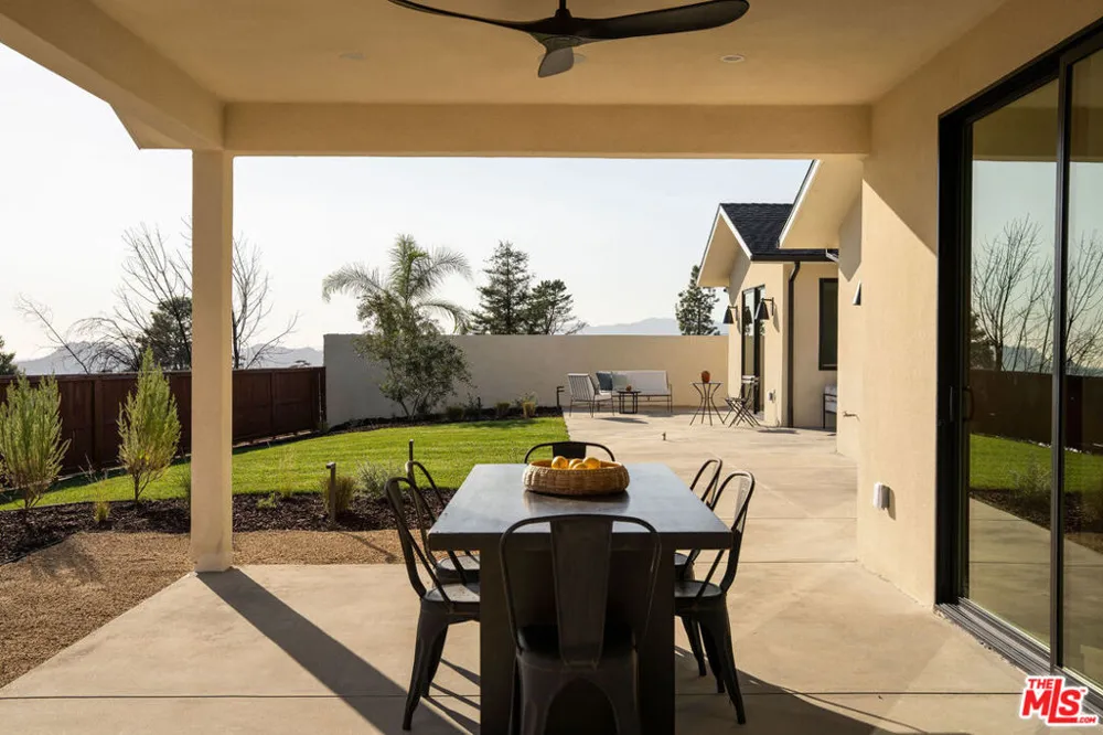 3458 Monterosa Drive Altadena, CA 91001