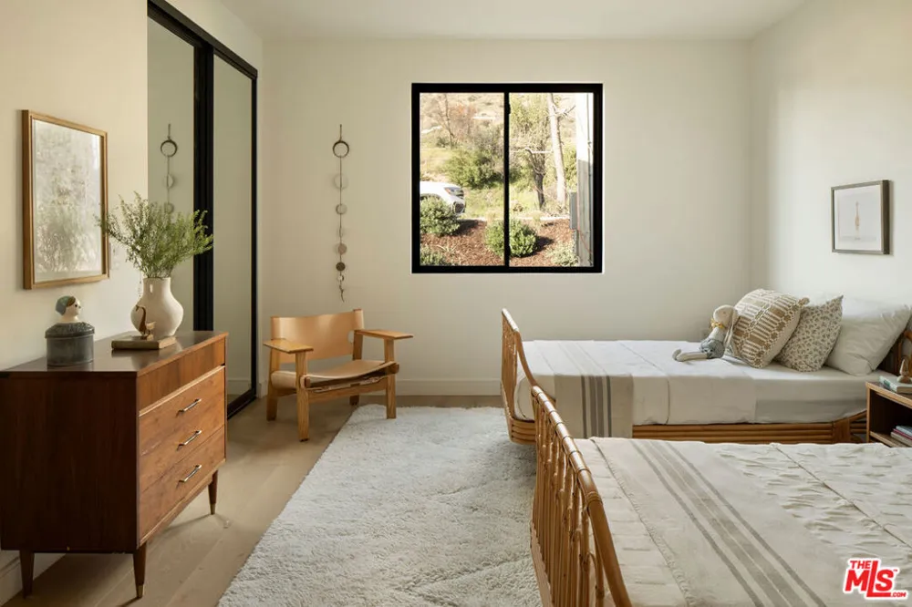 3458 Monterosa Drive Altadena, CA 91001