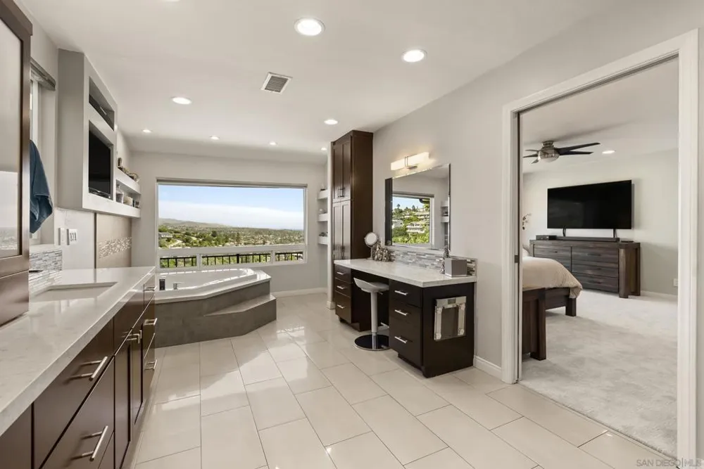 6387 Dwane Ave San Diego, CA 92120