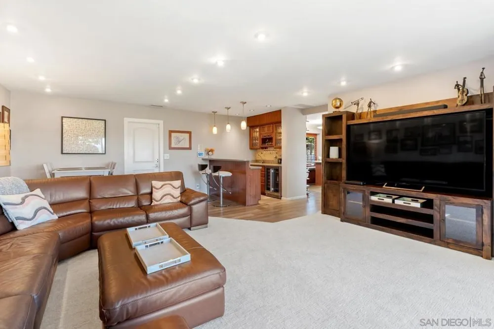 6387 Dwane Ave San Diego, CA 92120