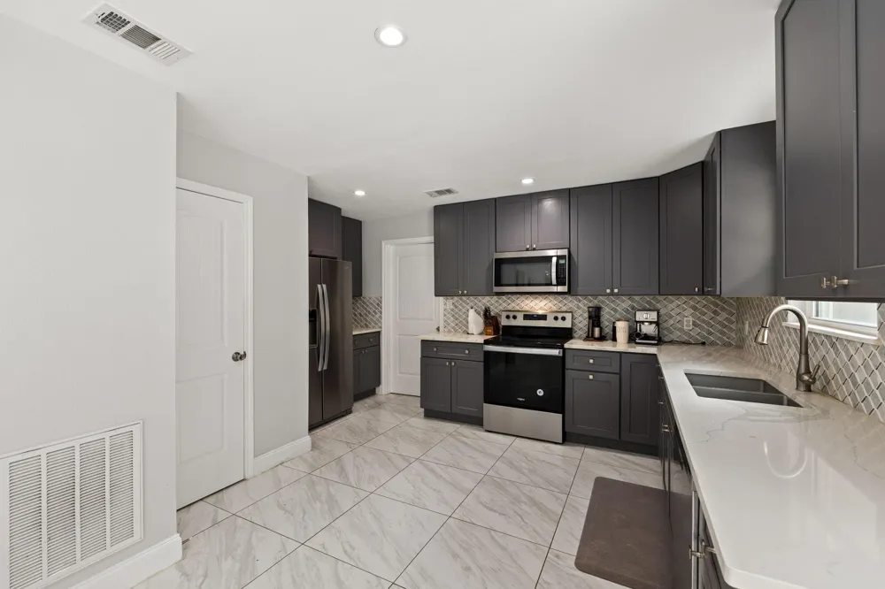 2114 Briargreen Drive Houston, TX 77077