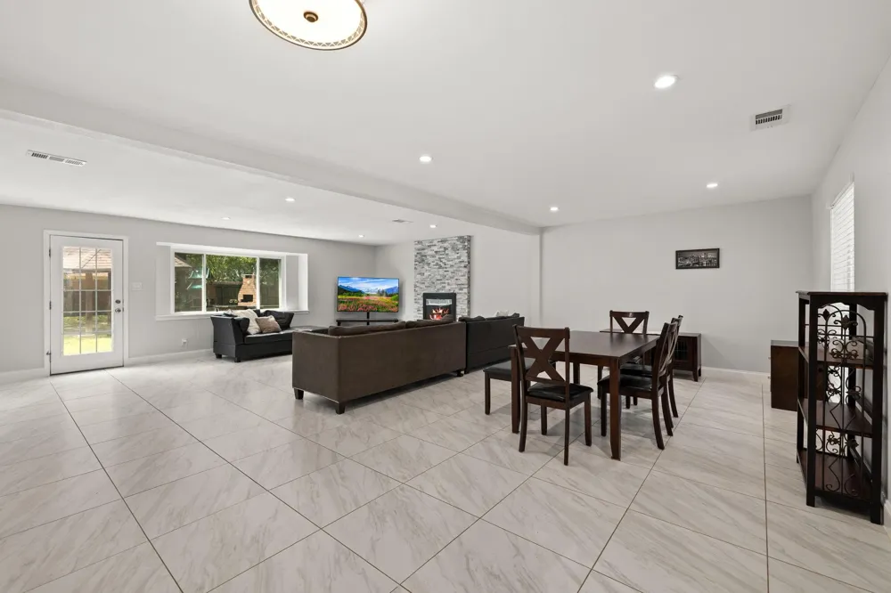 2114 Briargreen Drive Houston, TX 77077