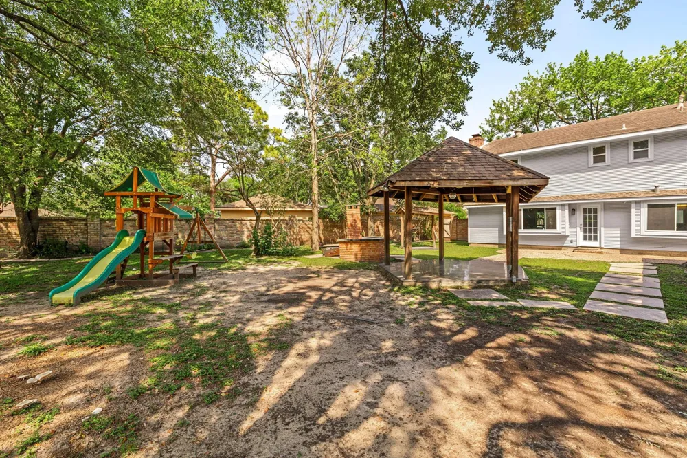 2114 Briargreen Drive Houston, TX 77077