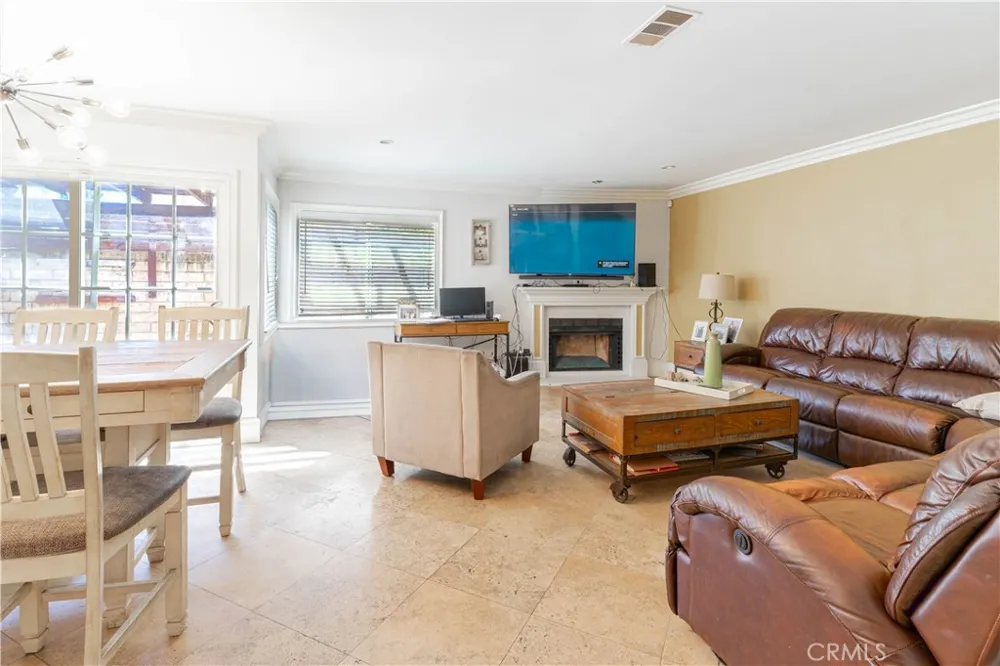19052 E Country Orange, CA 92869