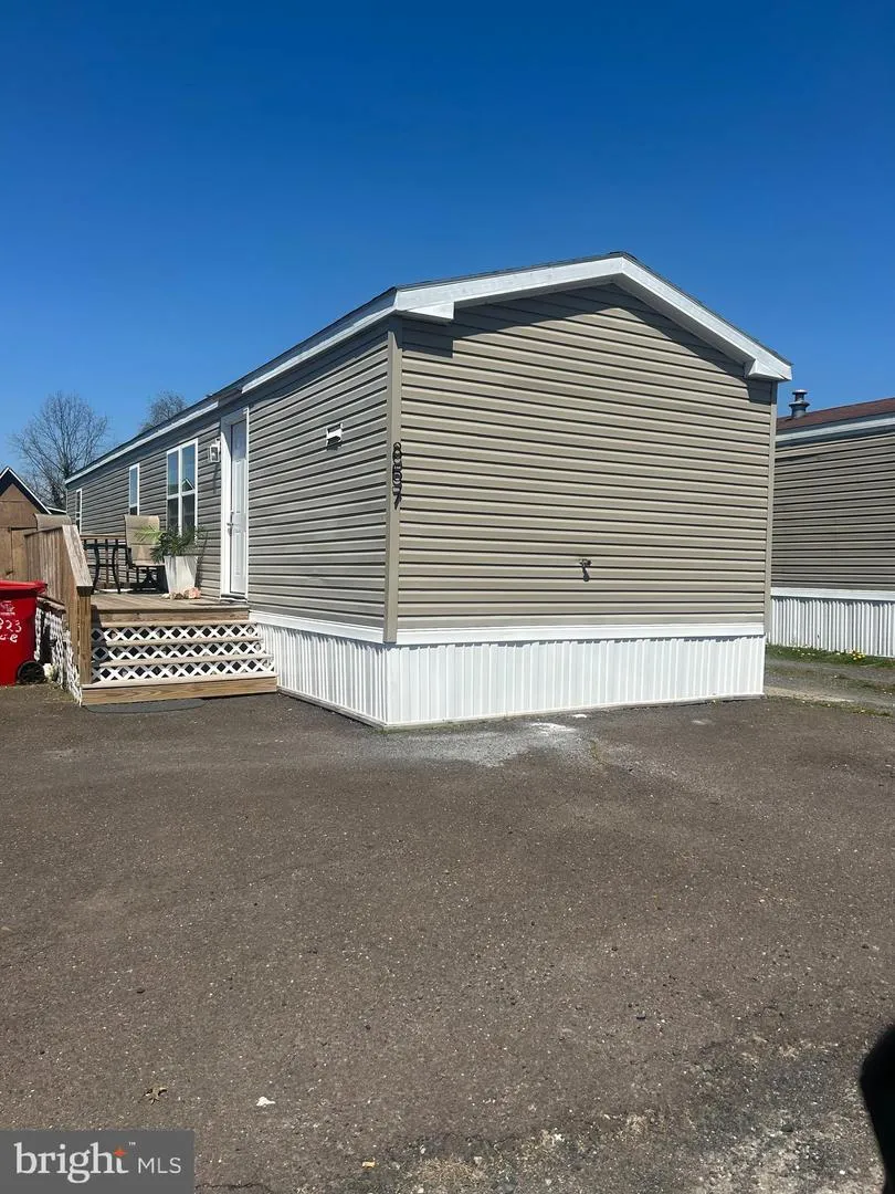 857 BUTTONWOOD AVE Spring City, PA 19475