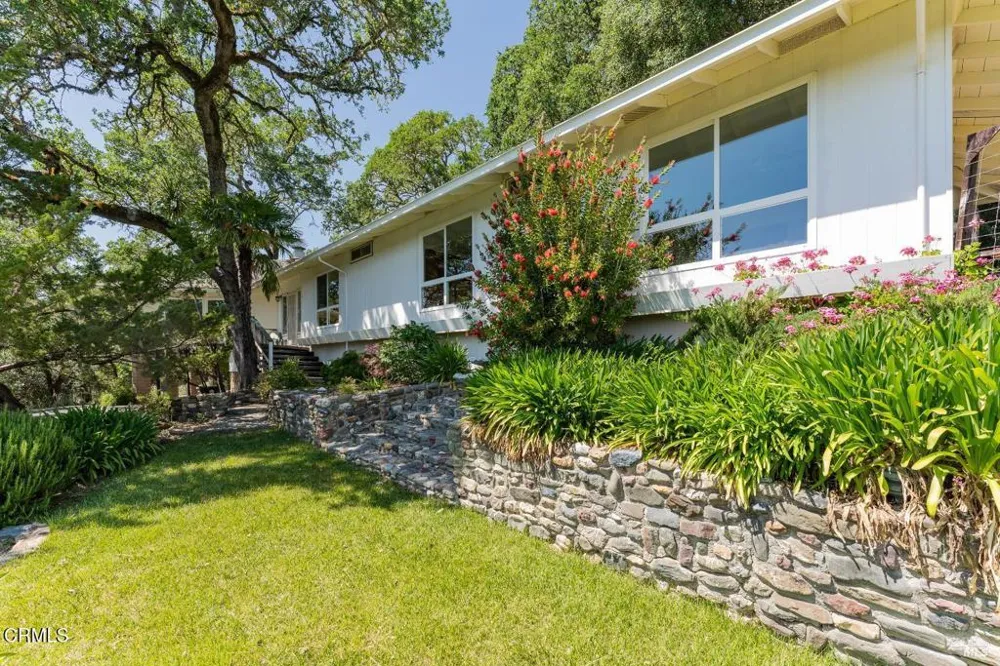 925 Knob Hill Road Ukiah, CA 95482
