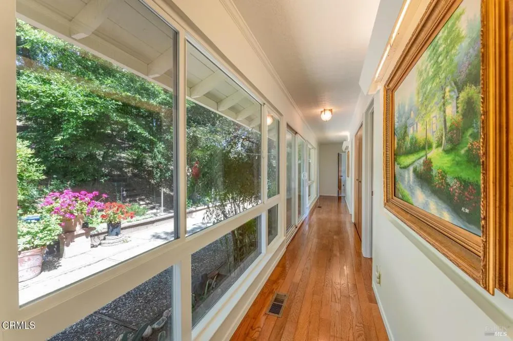925 Knob Hill Road Ukiah, CA 95482