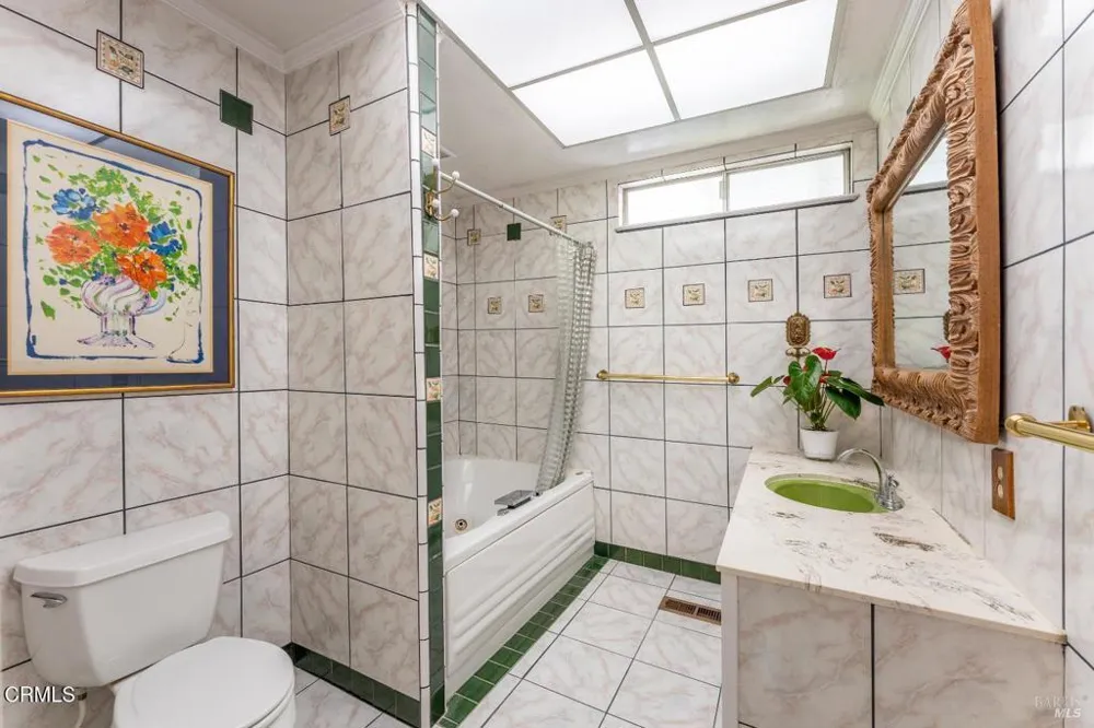 925 Knob Hill Road Ukiah, CA 95482