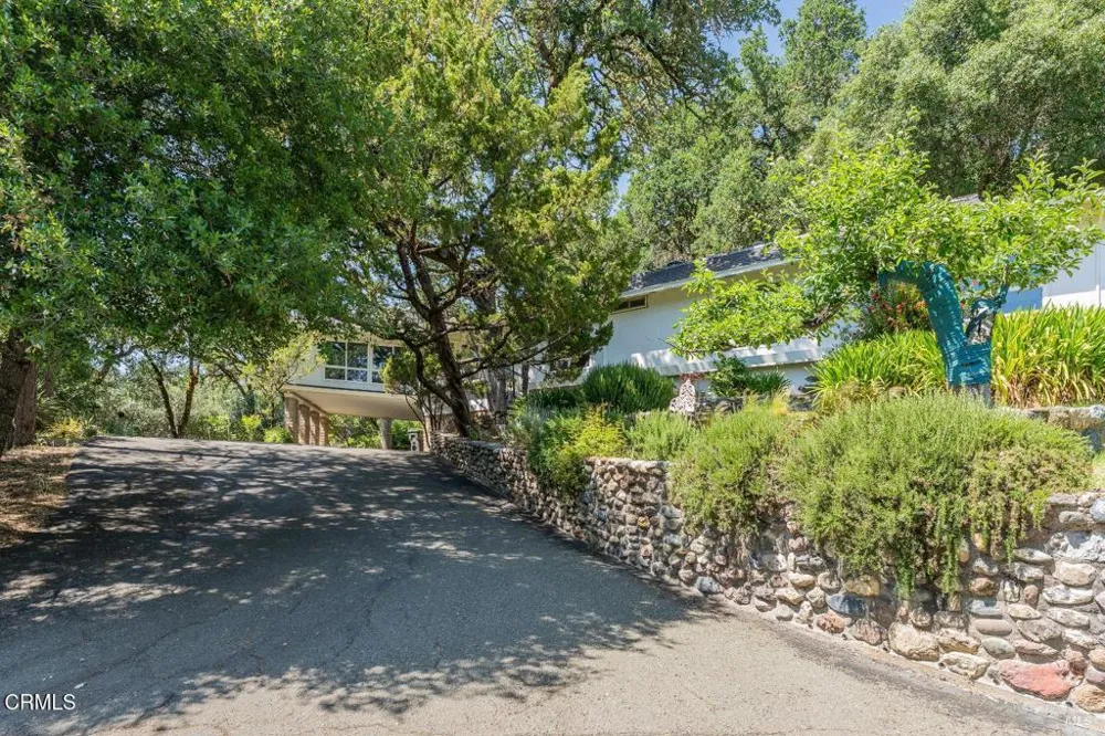 925 Knob Hill Road Ukiah, CA 95482