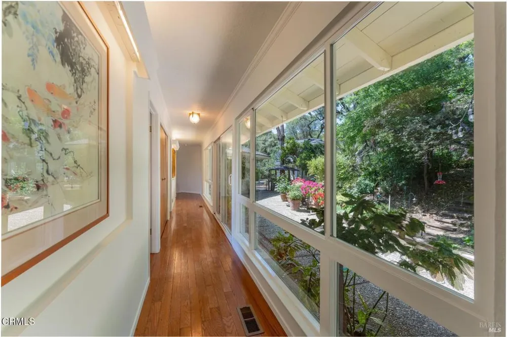 925 Knob Hill Road Ukiah, CA 95482