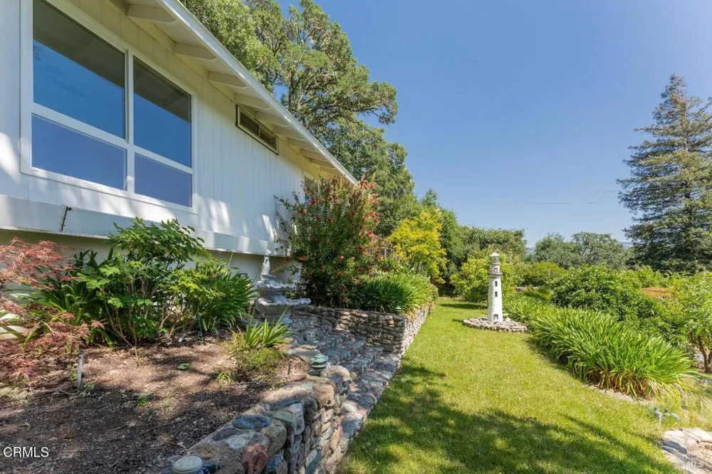 925 Knob Hill Road Ukiah, CA 95482