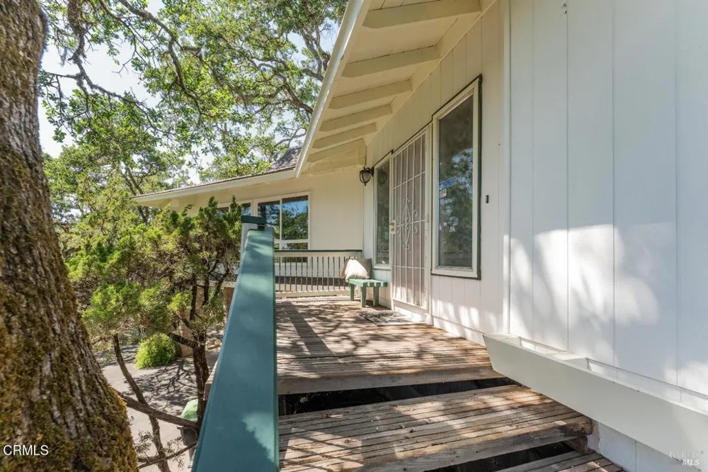 925 Knob Hill Road Ukiah, CA 95482
