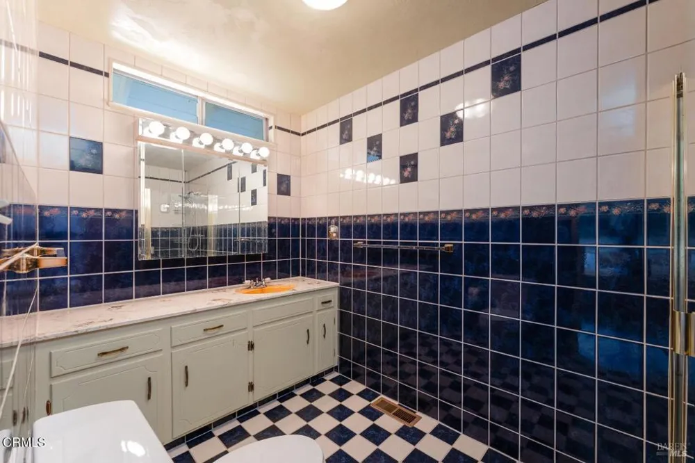925 Knob Hill Road Ukiah, CA 95482