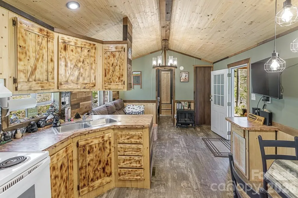 16 Standing Rock Ridge Maggie Valley, NC 28751