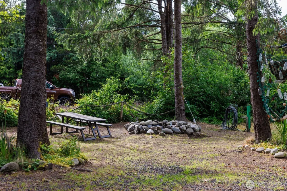 21 Lakeside Drive Copalis Beach, WA 98535