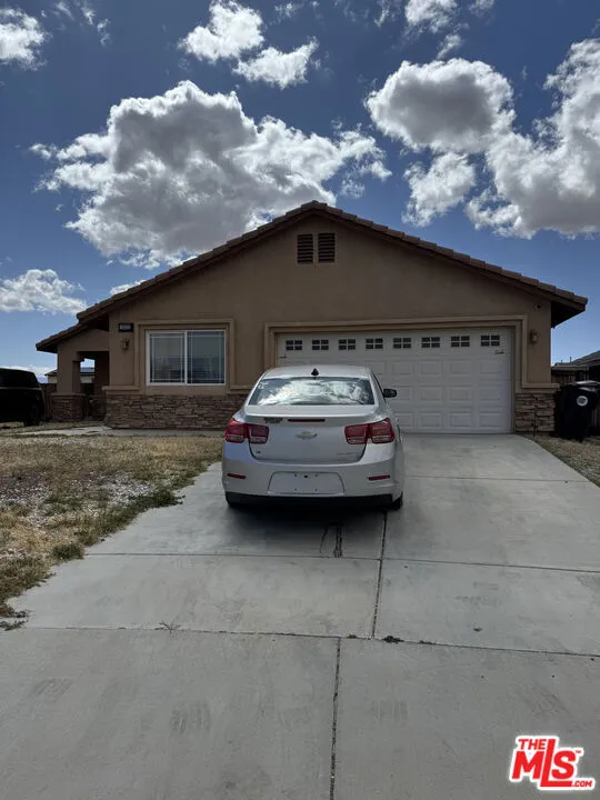 14224 Savanna Street Adelanto, CA 92301