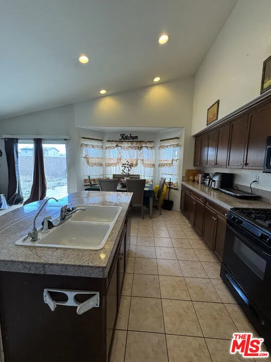 14224 Savanna Street Adelanto, CA 92301